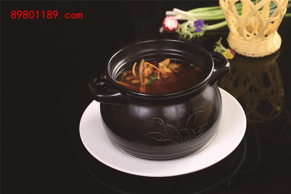 滋补药膳鸡汤